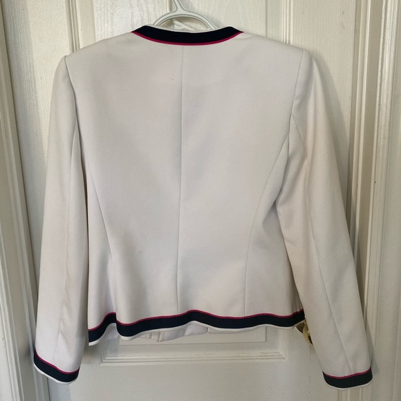 Zara White Blazer - Picture 2 of 4